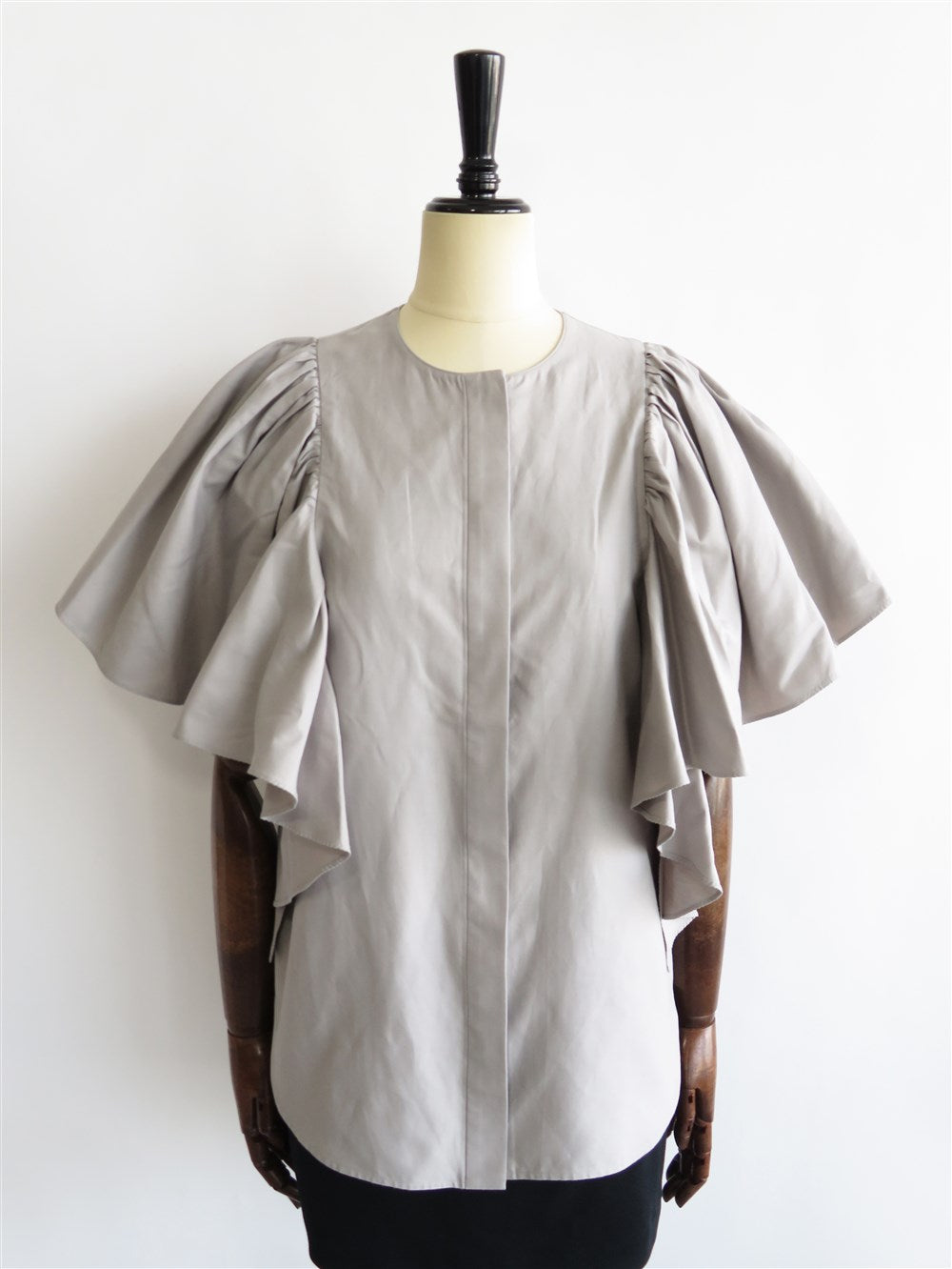 フリル袖 デザイン ブラウス