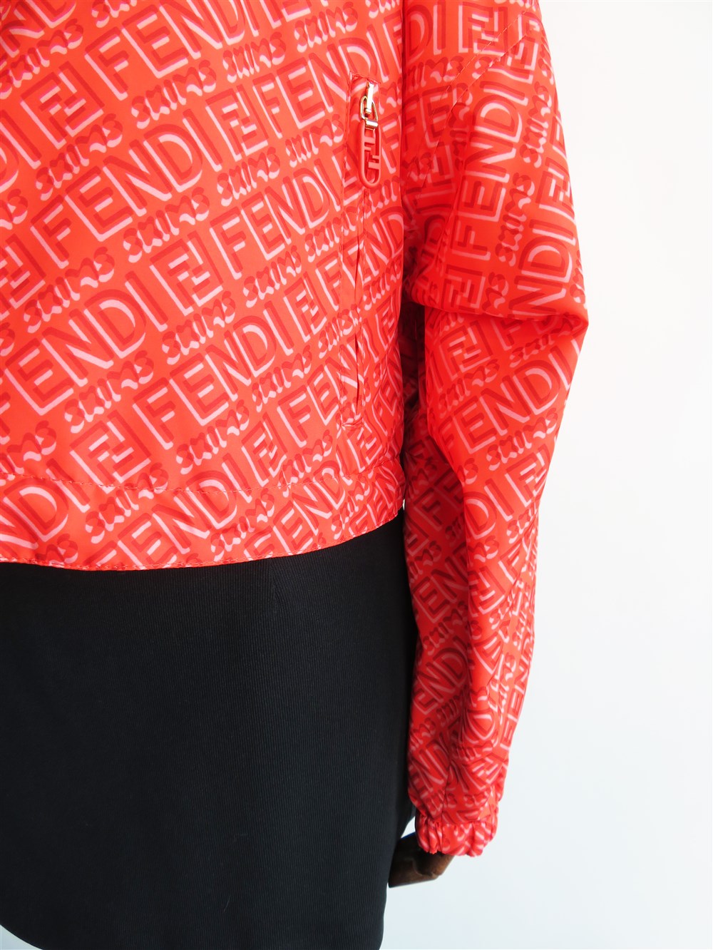 FENDI×SKIMS クロップド ウインドブレーカー