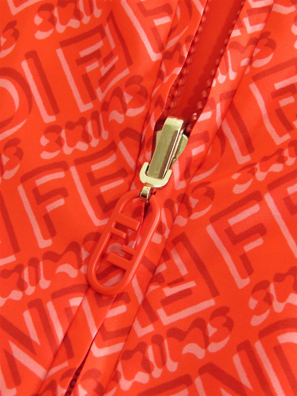 FENDI×SKIMS クロップド ウインドブレーカー