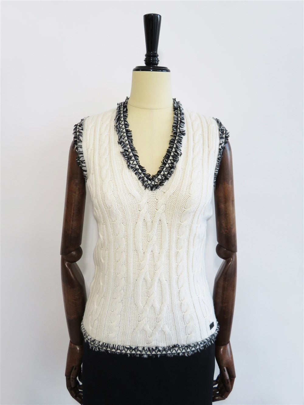 カシミヤ ケーブルニット ベスト