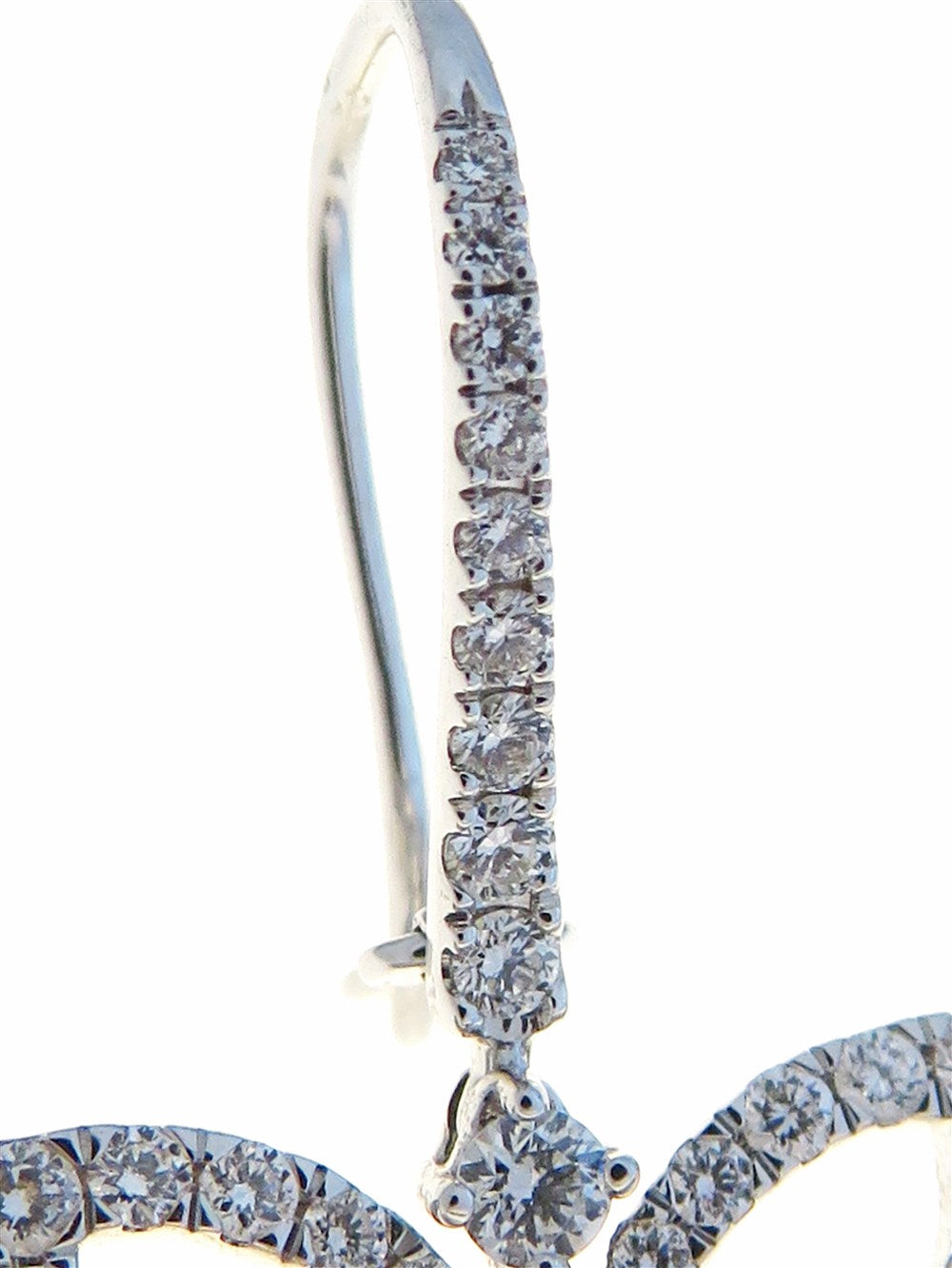 バタフライシルエット ダイヤモンド ドロップ ピアス