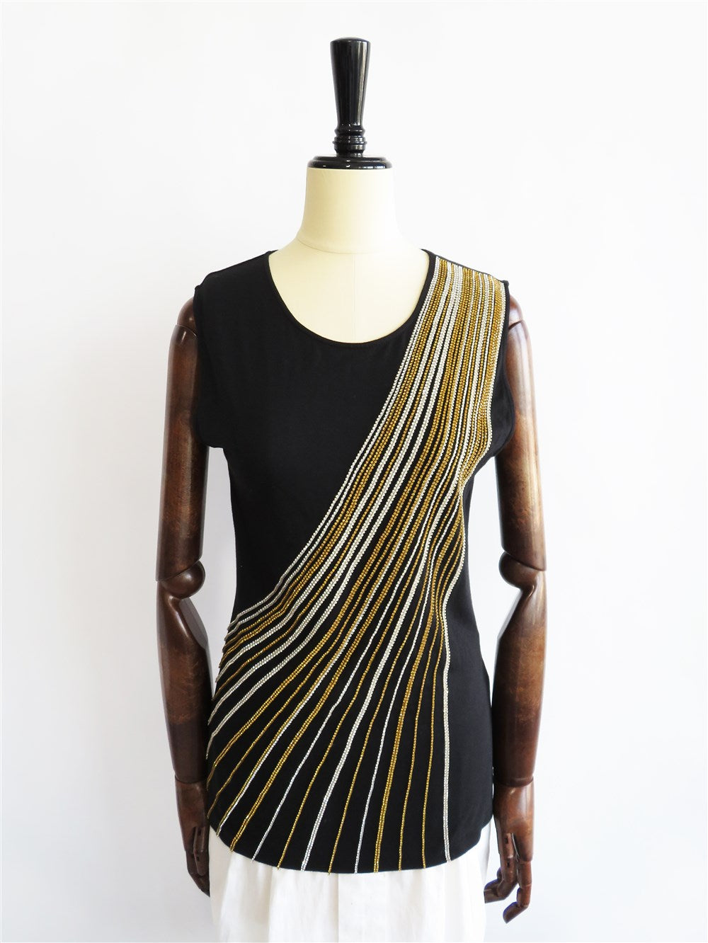 クリスタル装飾 スリーブレス プルオーバー