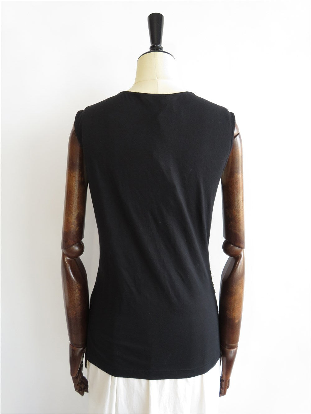 クリスタル装飾 スリーブレス プルオーバー