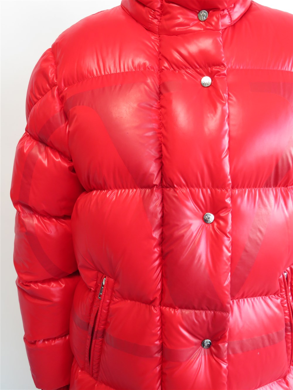 MONCLERコラボ Vロゴ ダウン コート