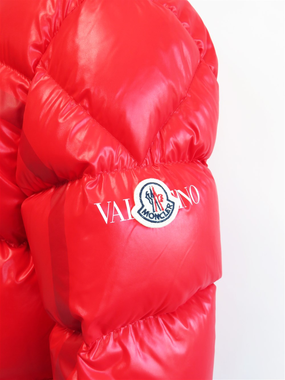 MONCLERコラボ Vロゴ ダウン コート