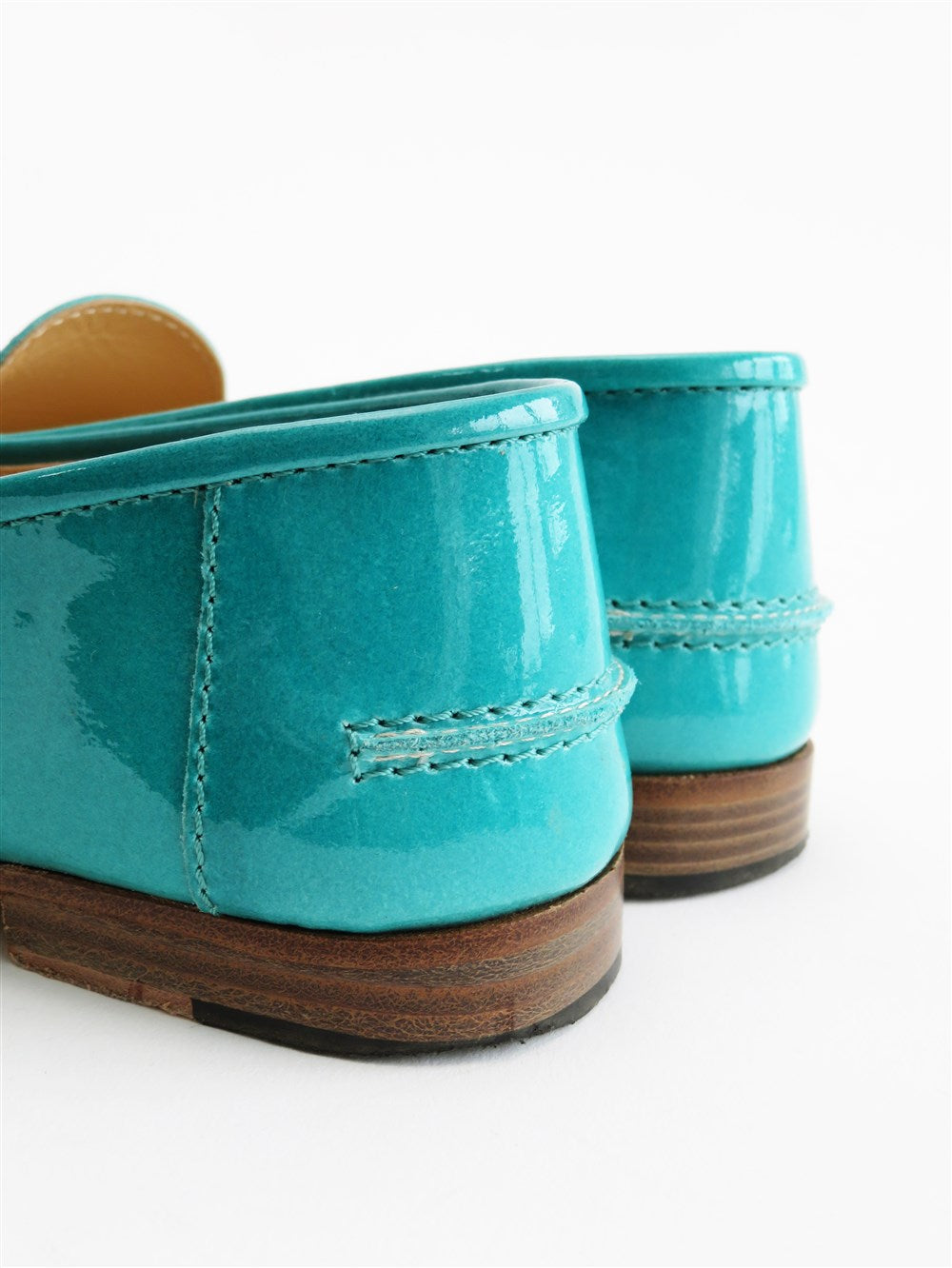 エナメル ローファー