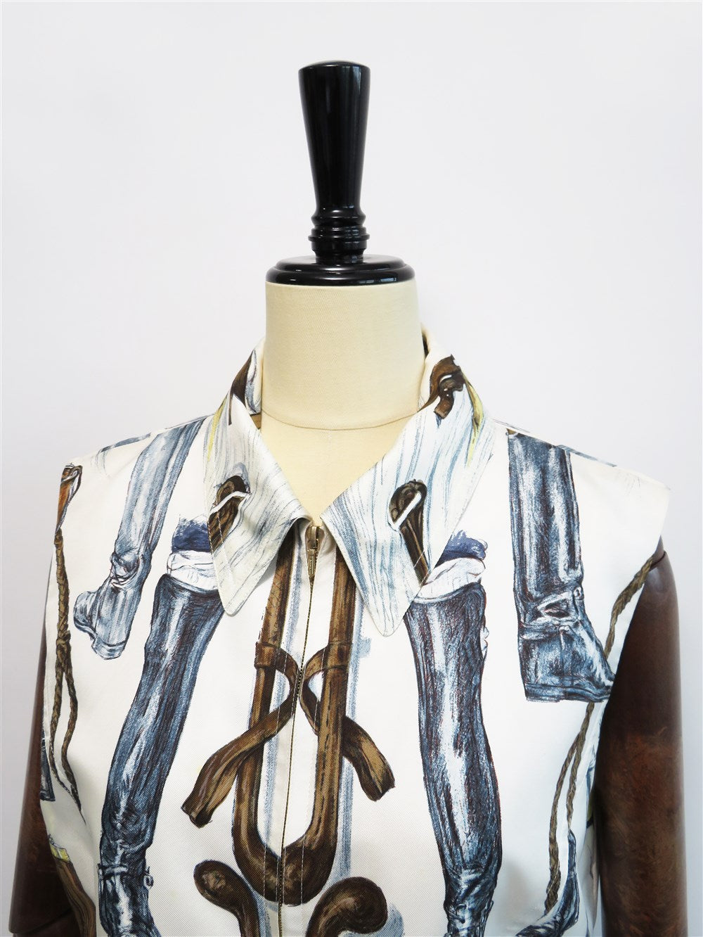 ブーツプリント シルク ベスト