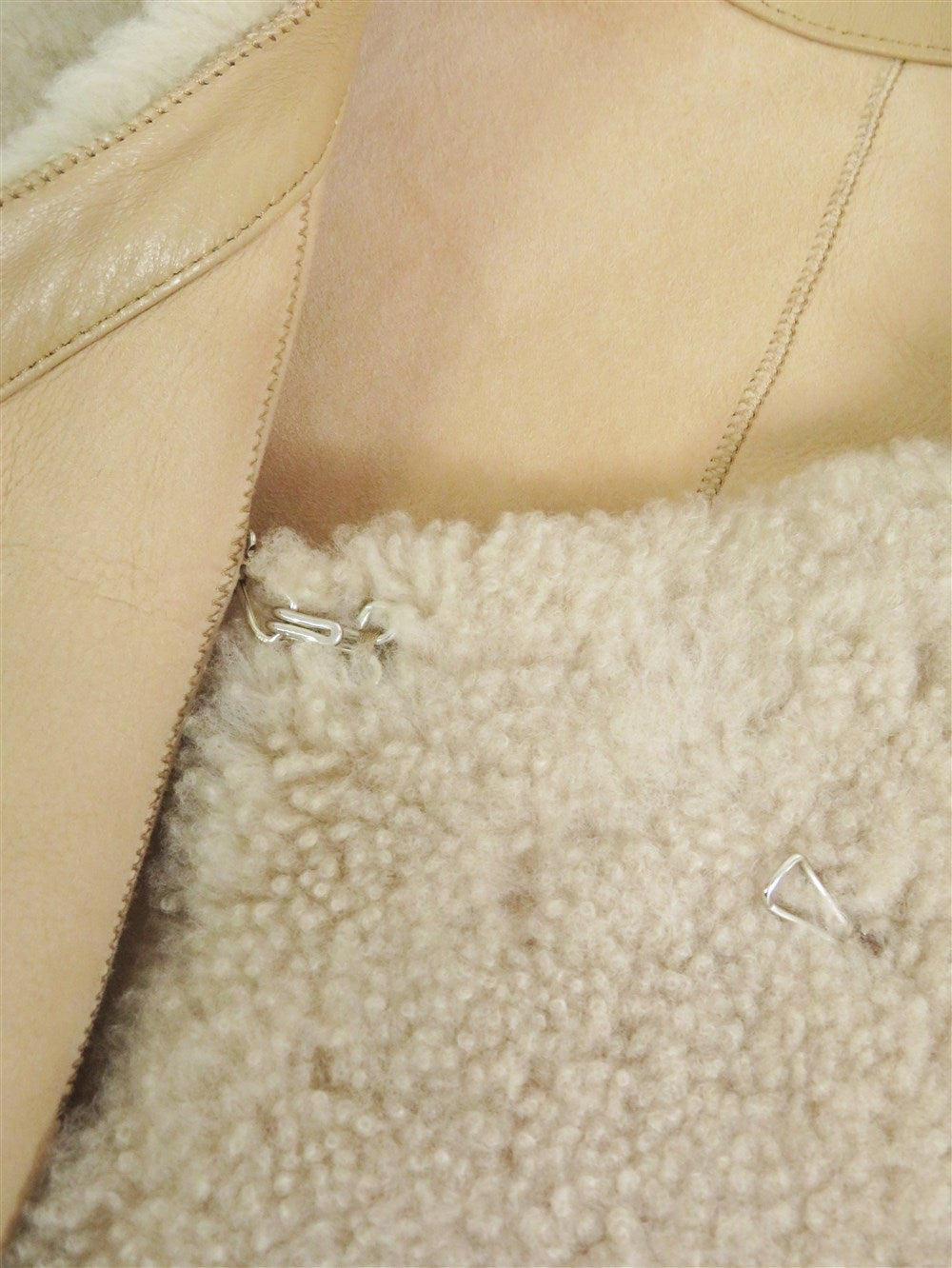 スリーブレス ムートン コート