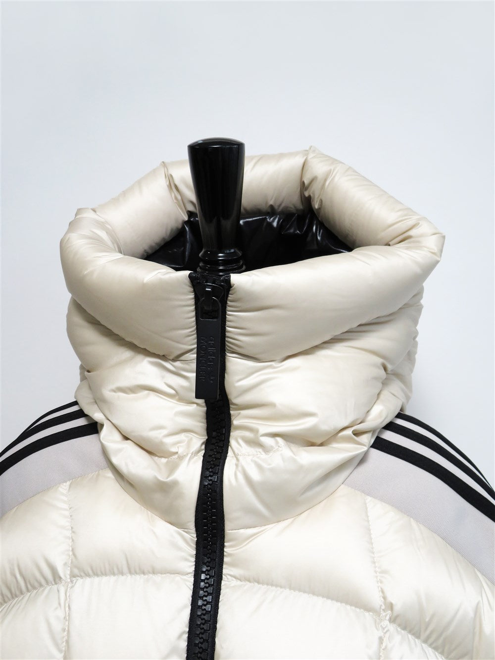 Moncler x ADIDAS FUSINE ショート ダウン ジャケット