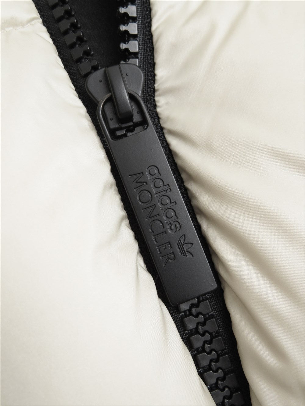 Moncler x ADIDAS FUSINE ショート ダウン ジャケット