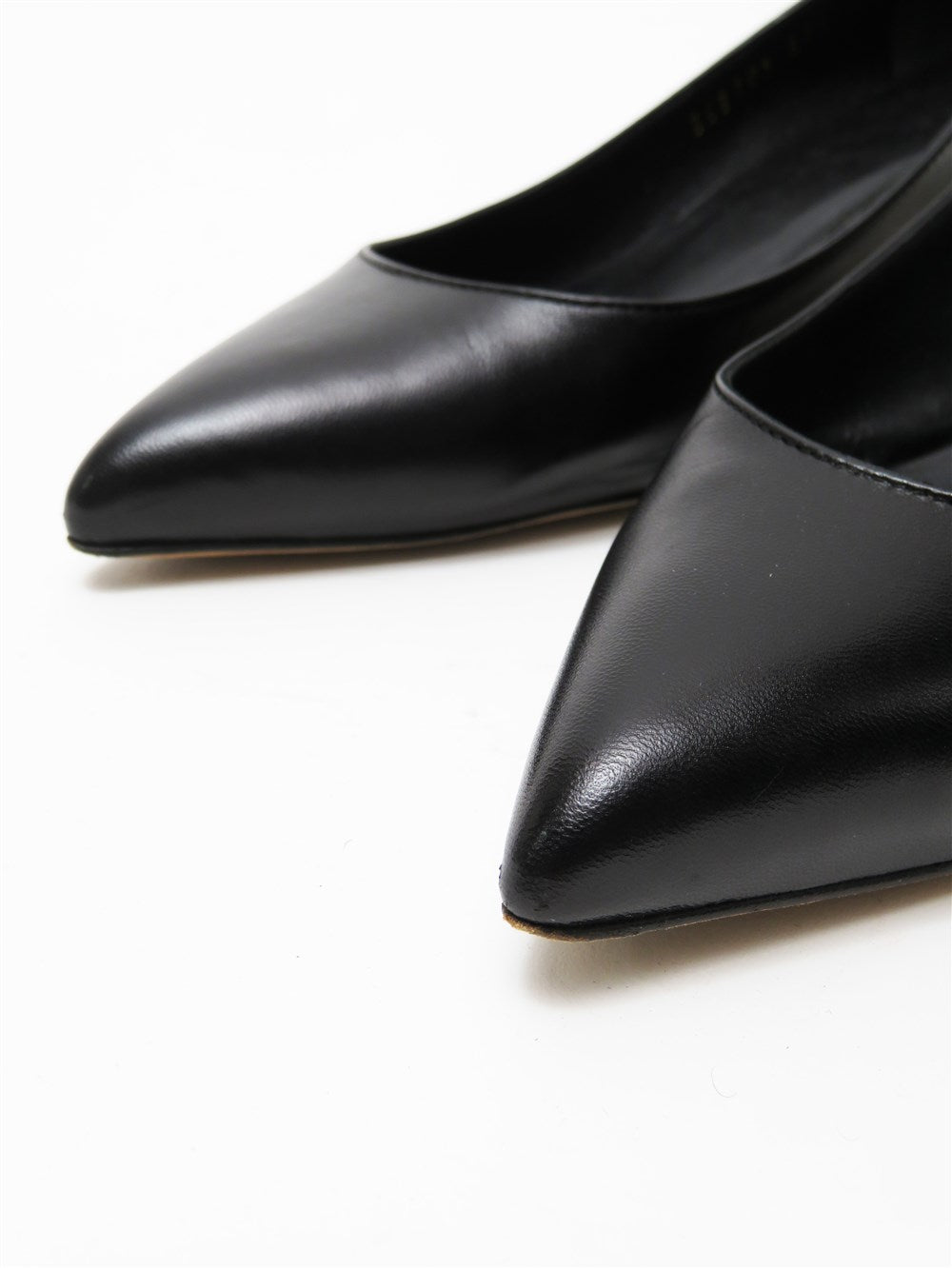 ポインテッドトゥ ローヒール パンプス