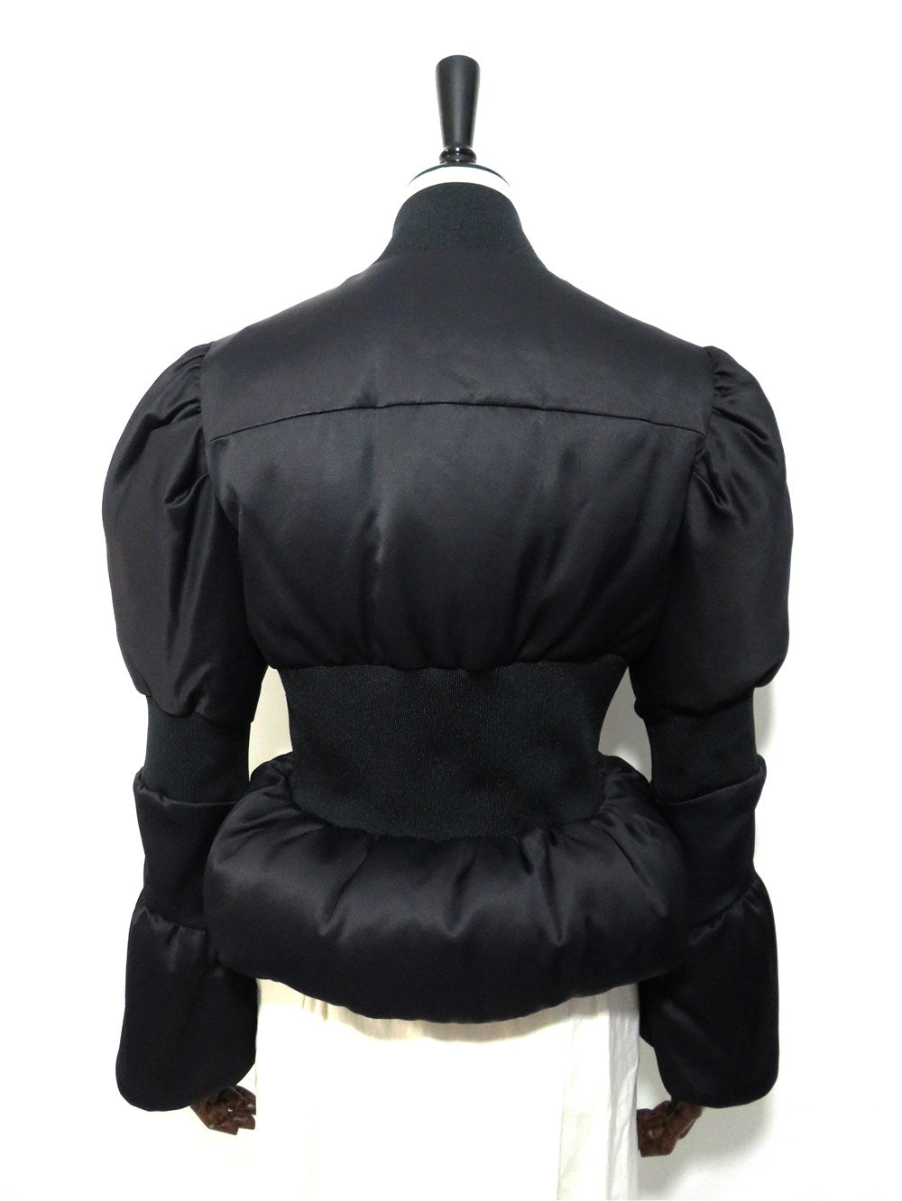 パフスリーブ ペプラム ダウン ジャケット