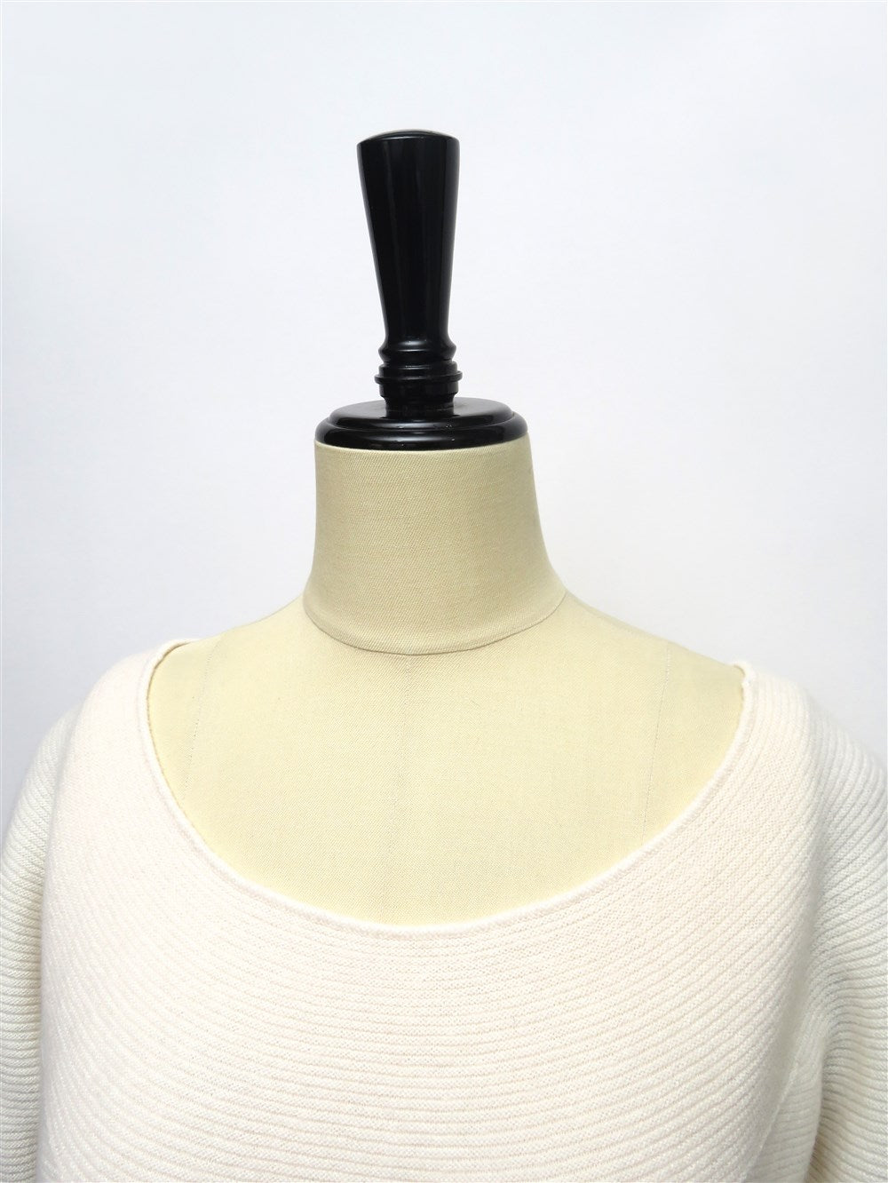 Johnstons of Elgin カシミヤ ニット