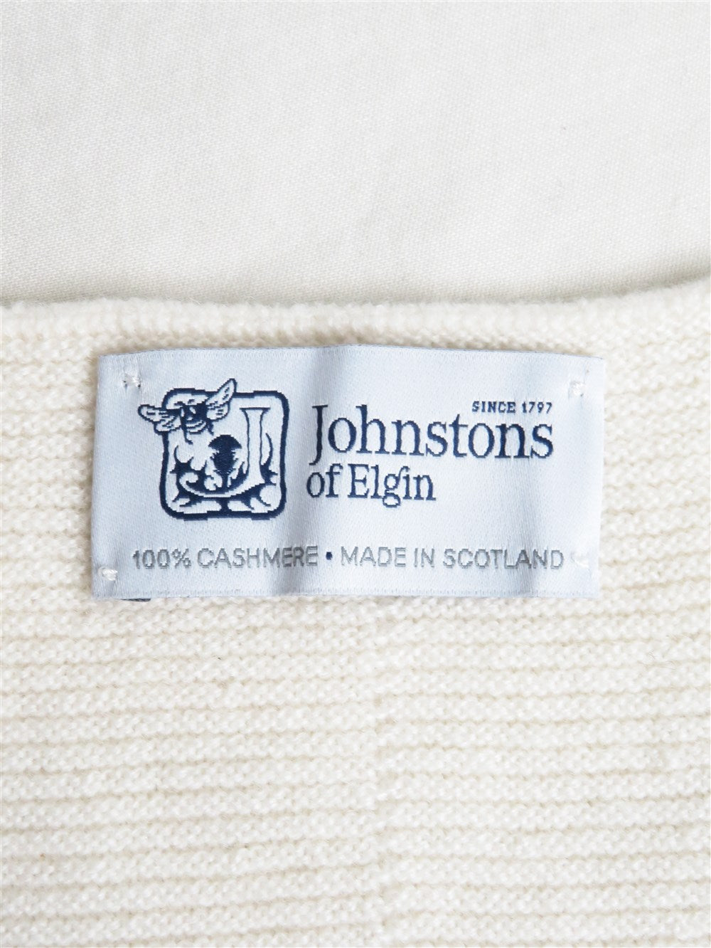 Johnstons of Elgin カシミヤ ニット