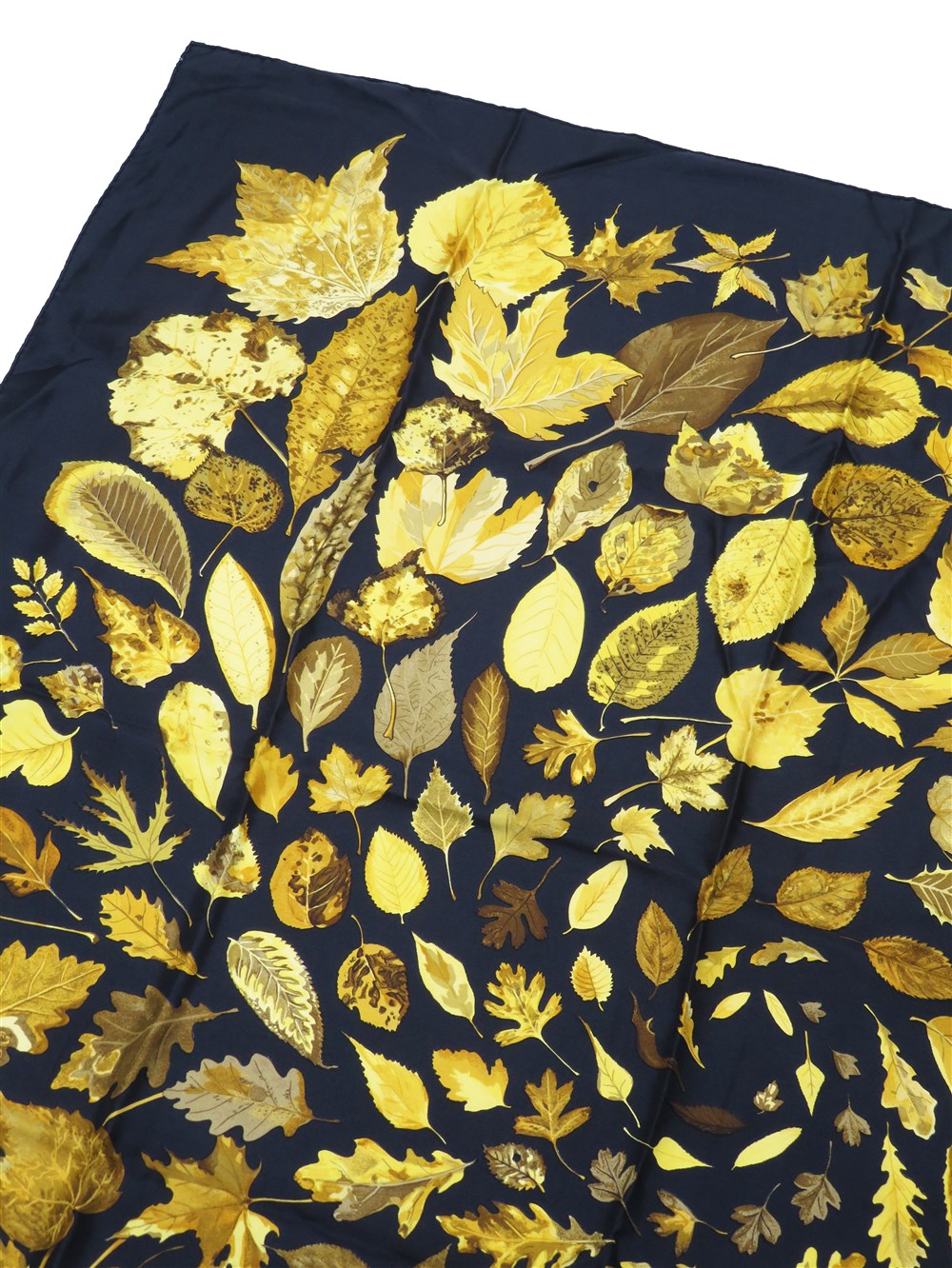 カレ90 Tourbillon 落ち葉 渦巻き シルク スカーフ