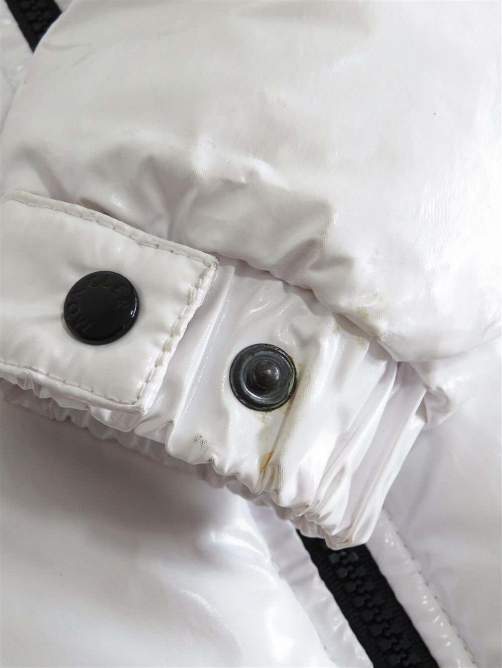 シャイニー ホワイト ダウンジャケット