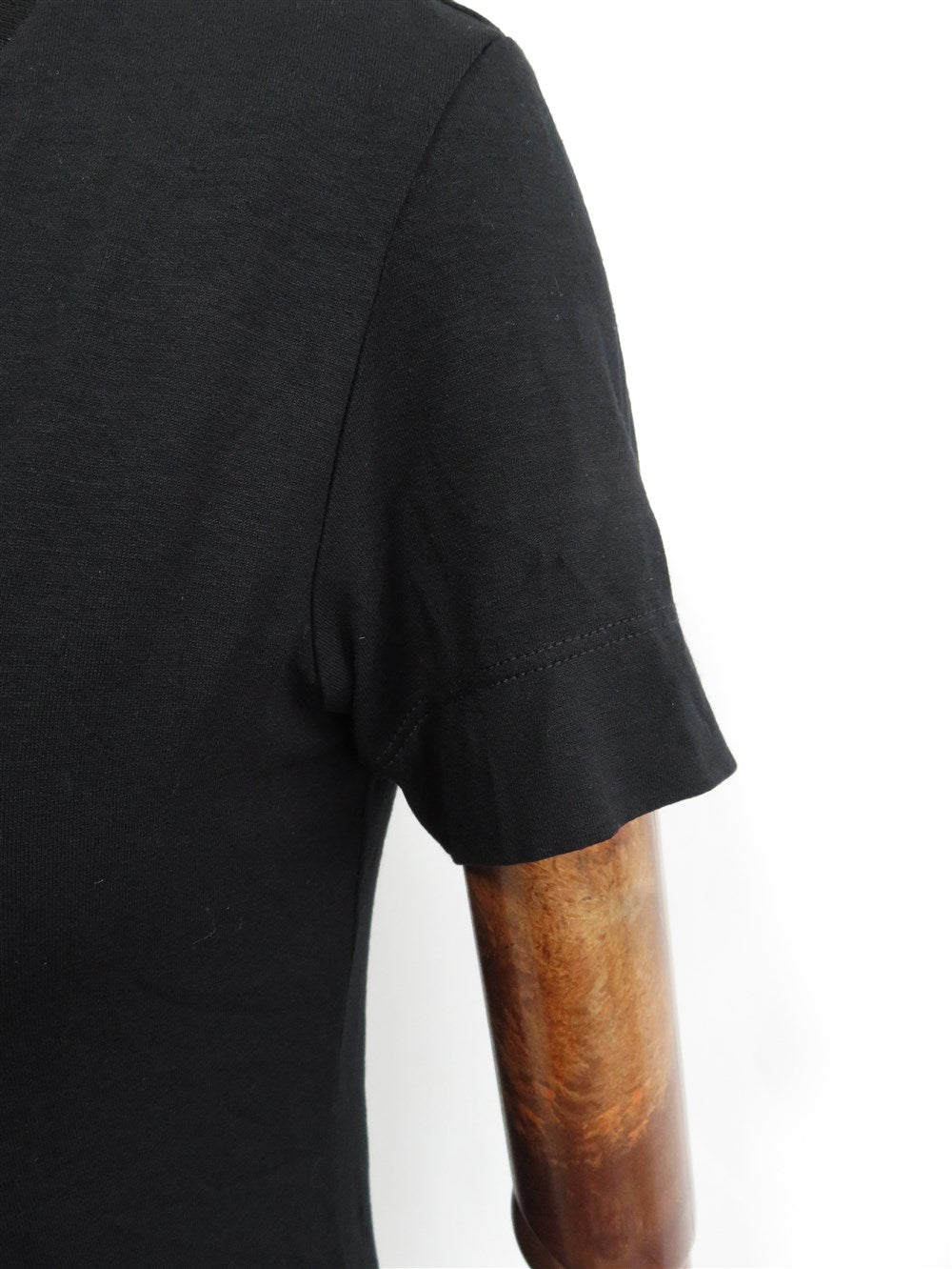 スパンコール装飾 Vネック Tシャツ