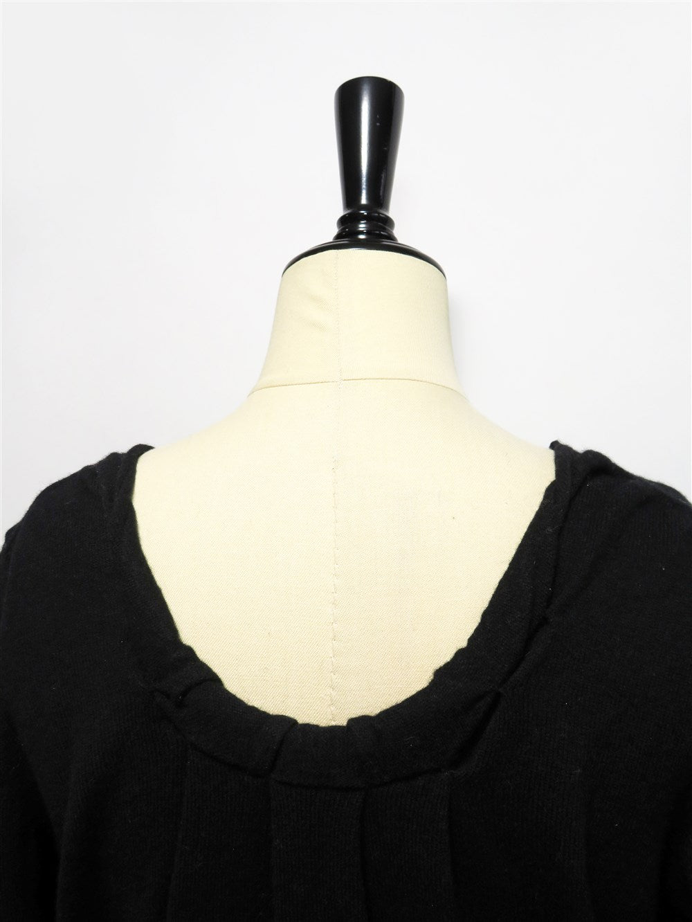 プローチ付き カシミヤ ニット