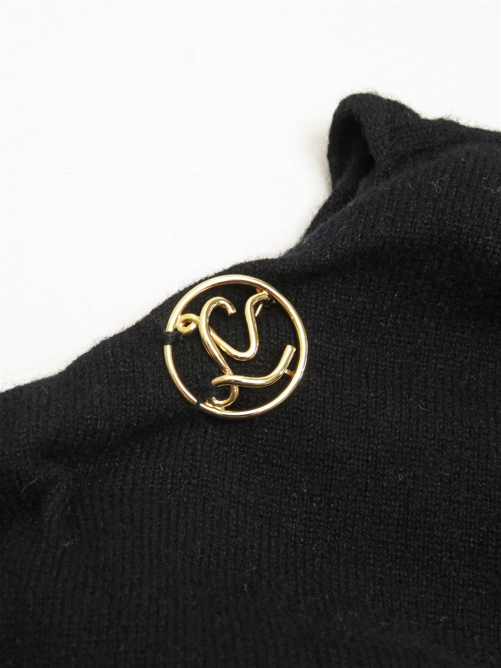 プローチ付き カシミヤ ニット