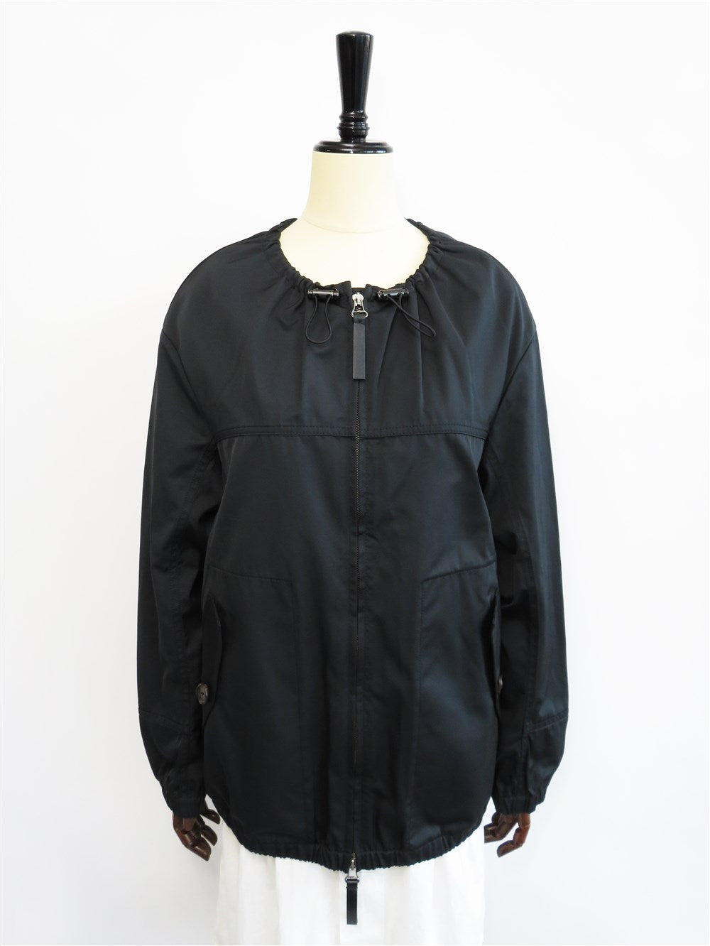 ノーカラー タフタ ブルゾン