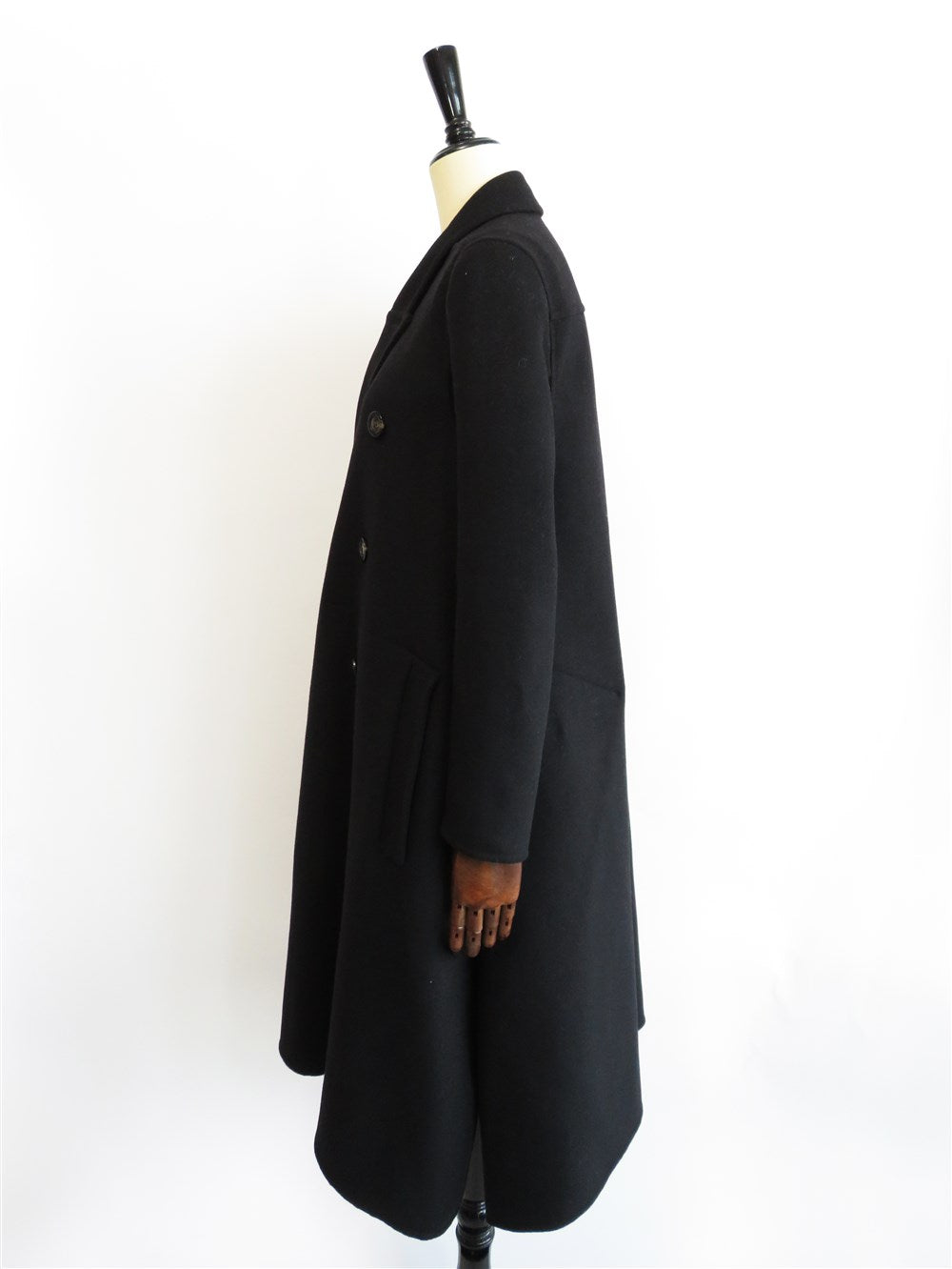 オフィサー コート