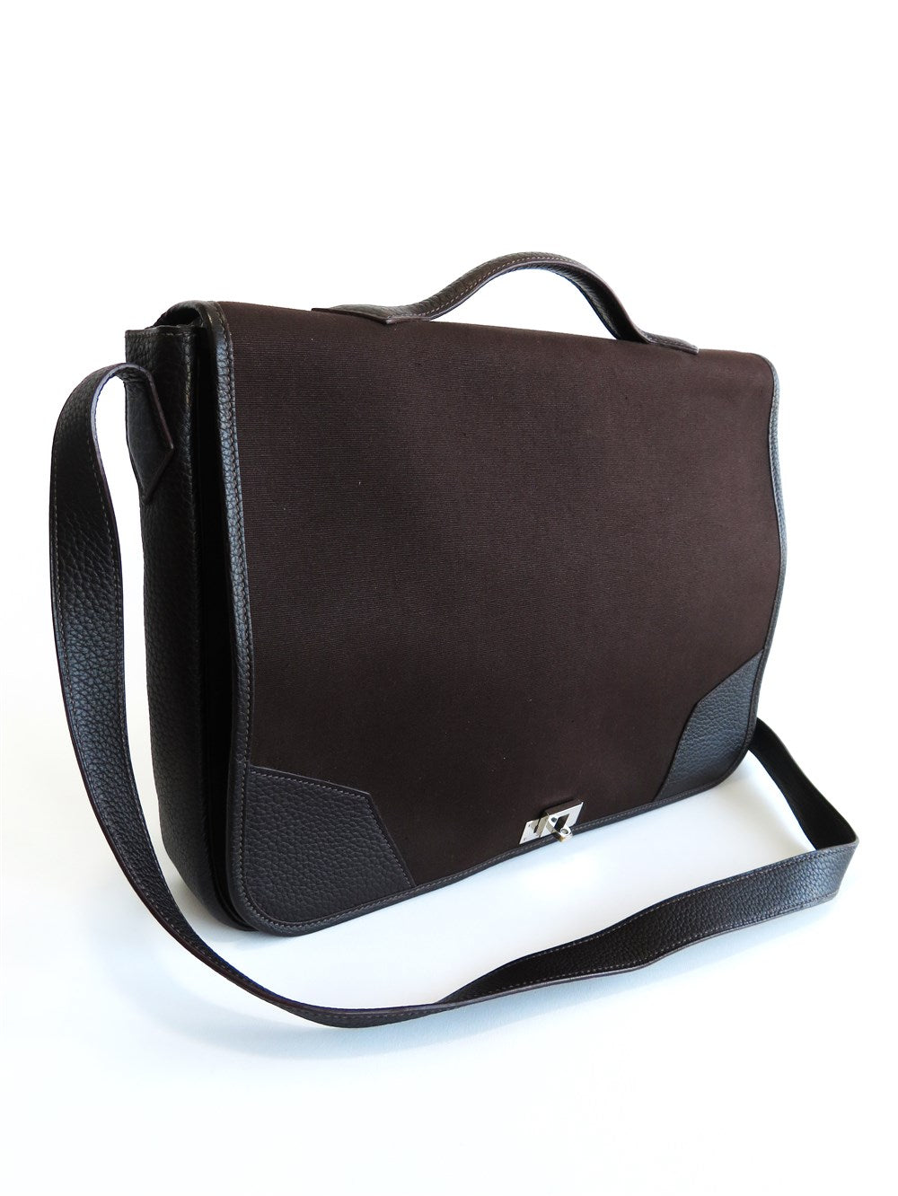 ヴィクトリア メッセンジャーバッグ