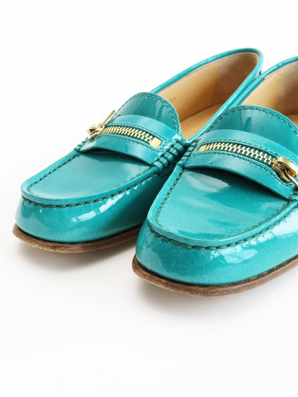 エナメル ローファー