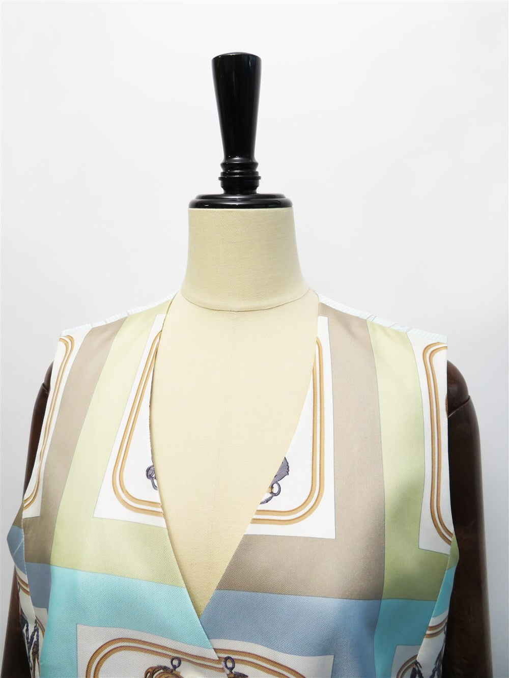 BRIDLES GALAプリント シルクベスト