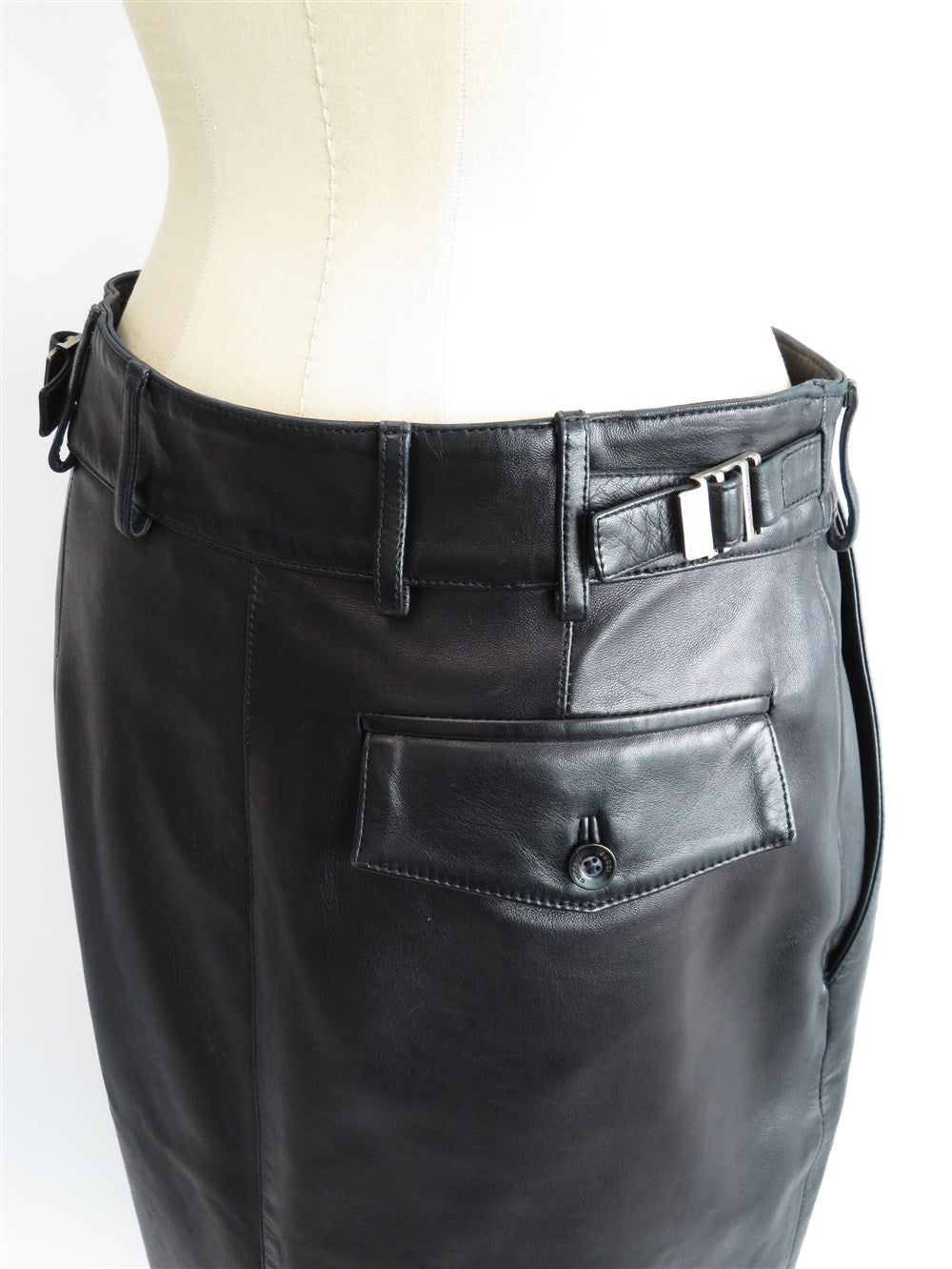 ブラック レザースカート