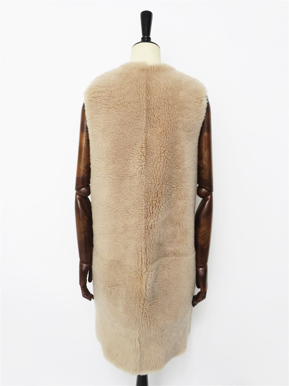 スリーブレス ムートン コート