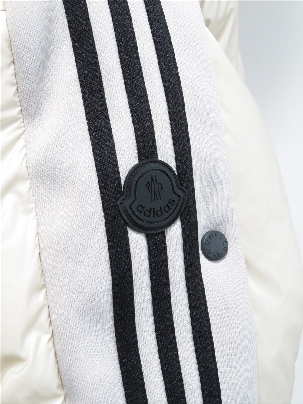 Moncler x ADIDAS FUSINE ショート ダウン ジャケット