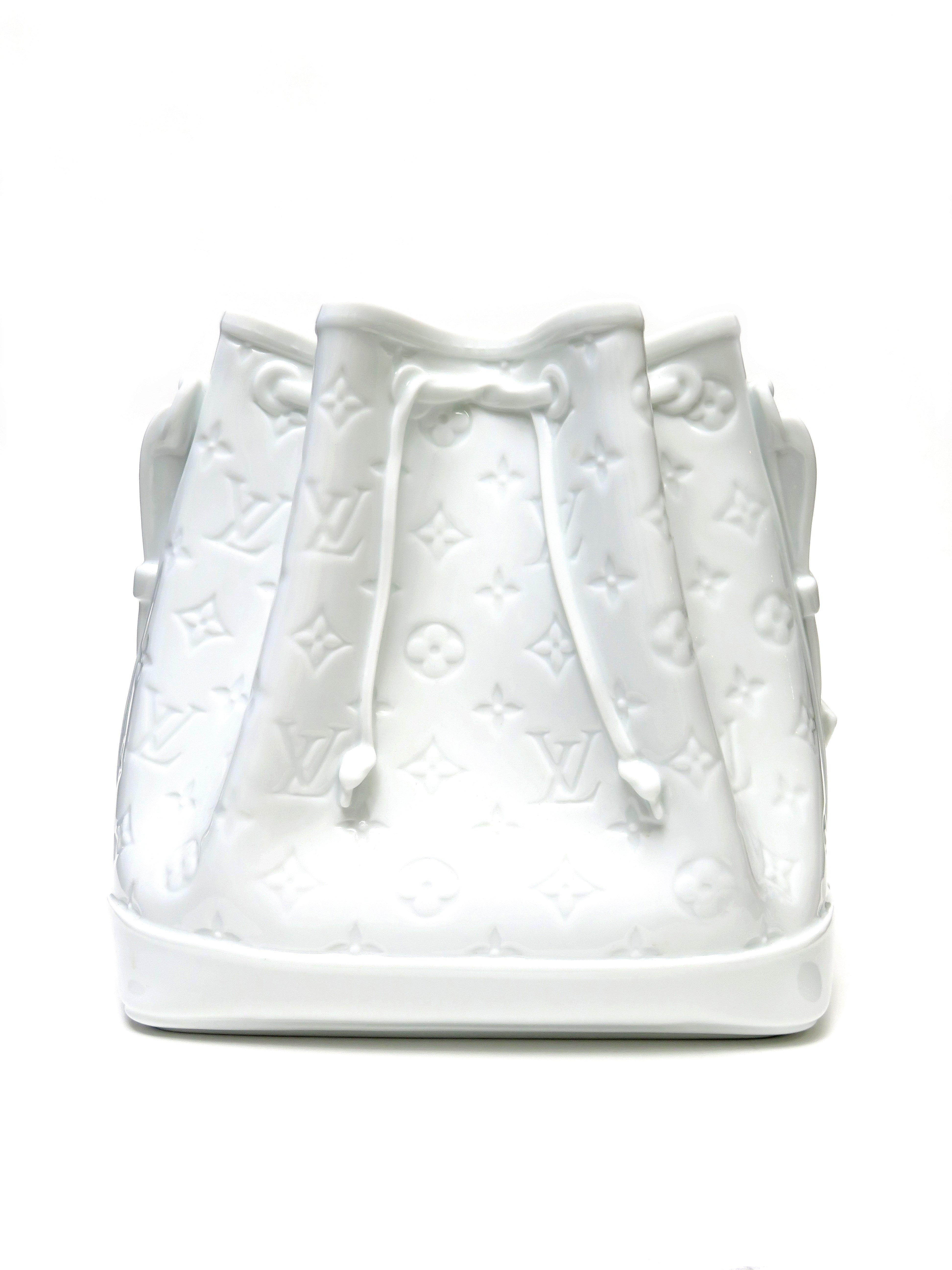 ヴェース・ポーセリン モノグラム フラワーべース