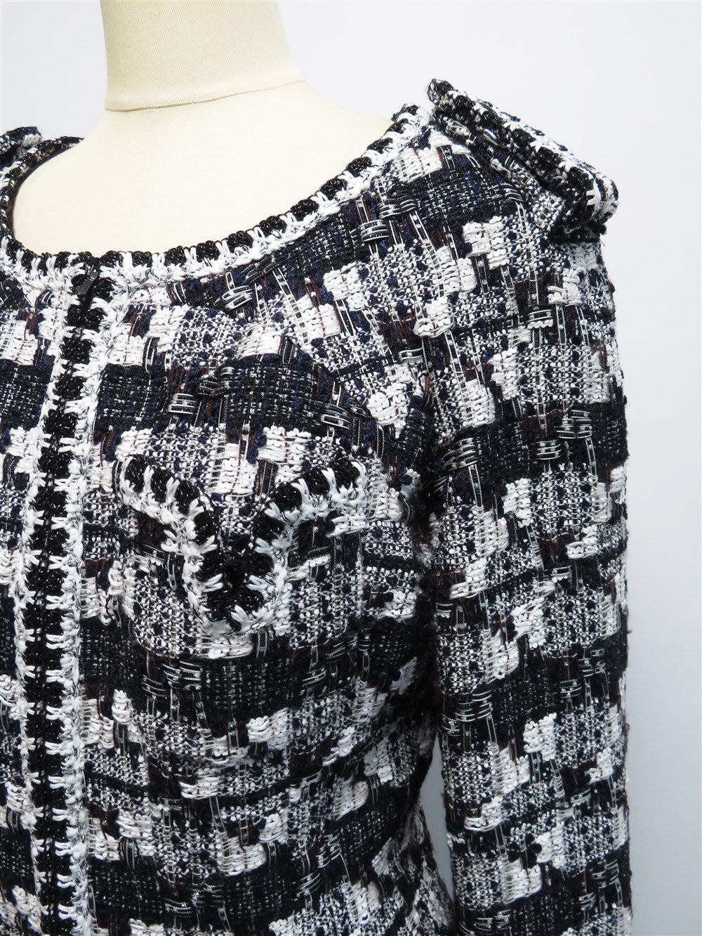 CC ツイード ノーカラー スーツ