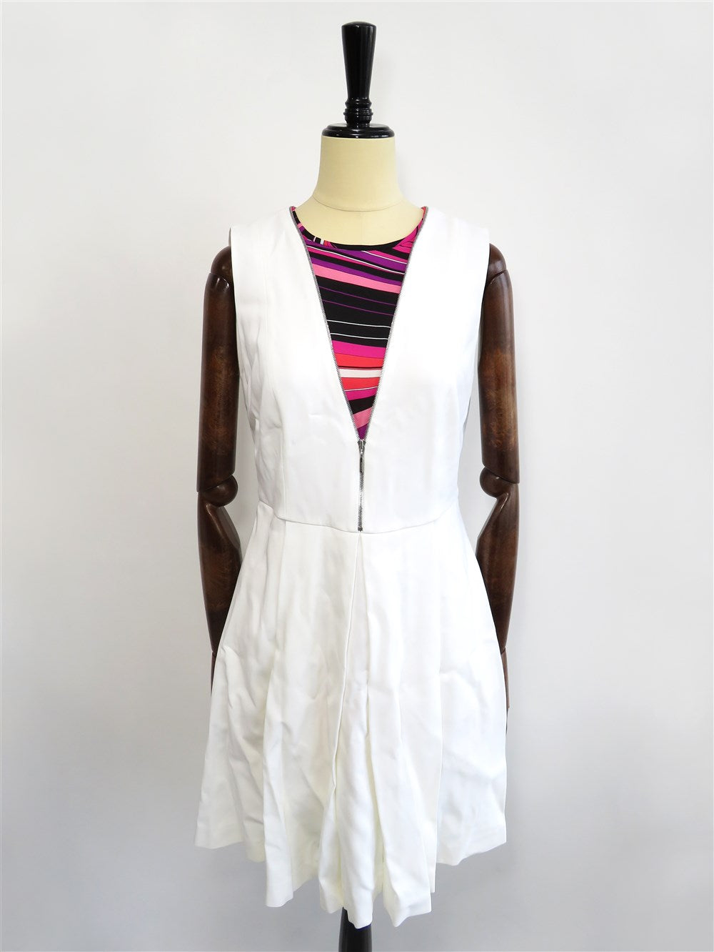 スリーブレス ジップディティール ワンピース