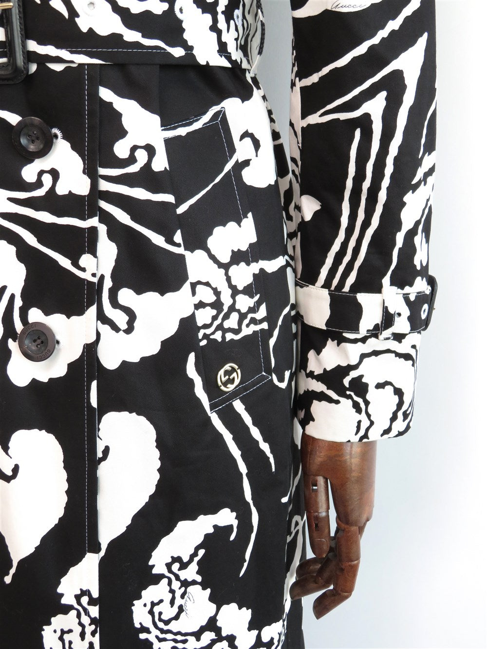 グラフィティー トレンチーコート