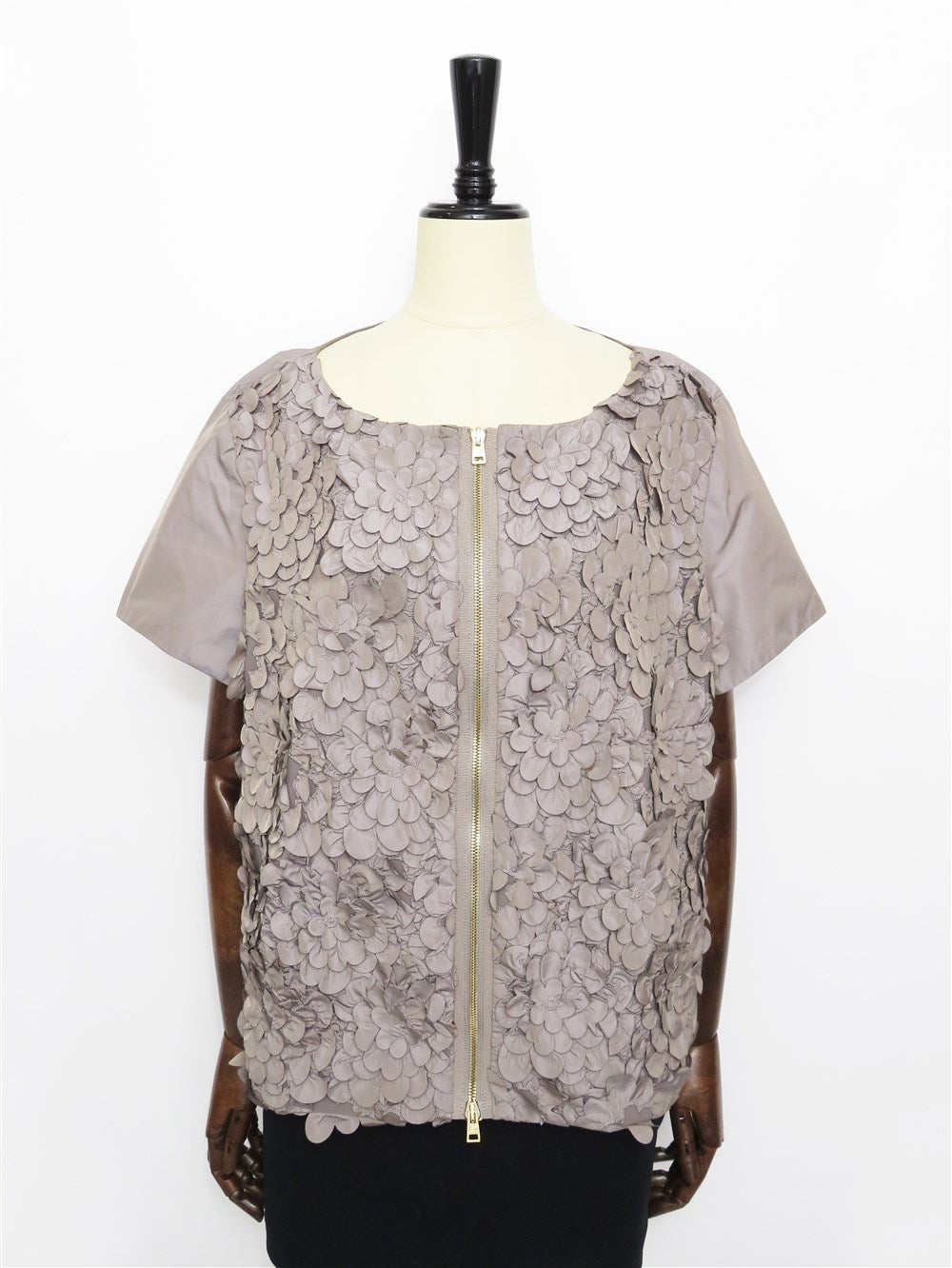 フラワーアップリケ ショートスリーブ ジャケット