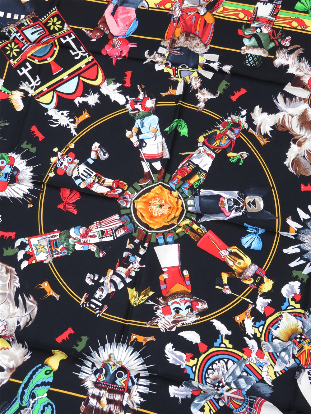 【極美品】エルメス スカーフ カレ90 Kachinas カチナ 民族 ホピ族 カレ90 Kachinas カチナ ホピ族 スカーフ