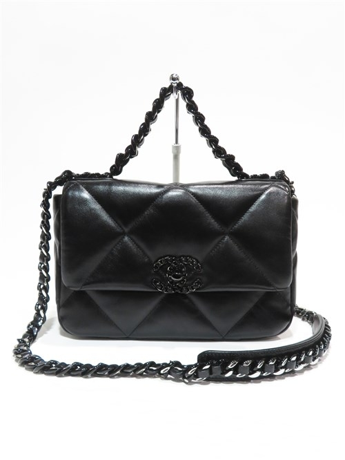 Medium CHANEL19 Flap
So Black ハンドバッグ